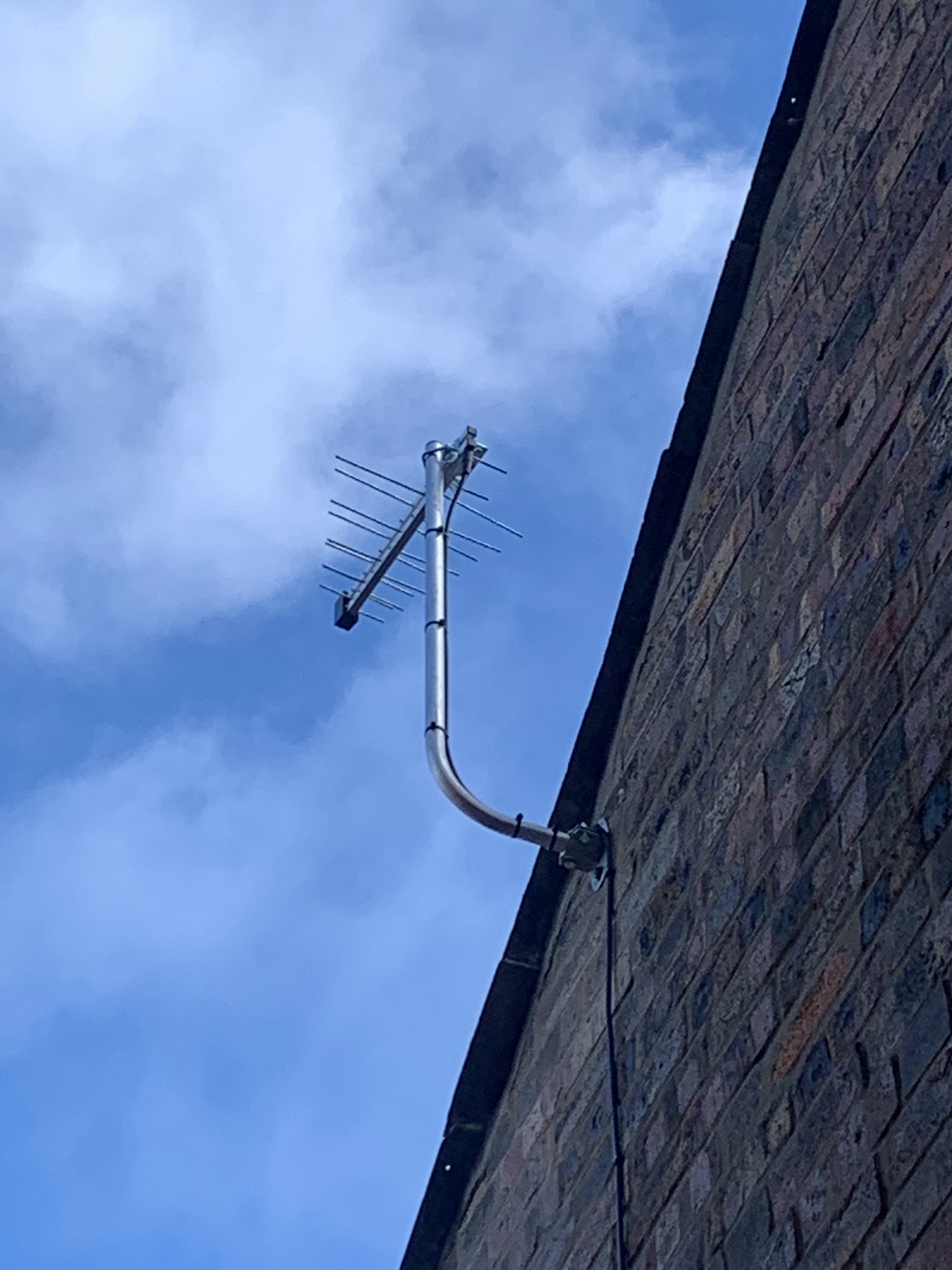 Professional tv aerial repair, installation & removal service in Milton Keynes